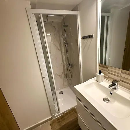 Angevert Holidayhouse * 尼斯